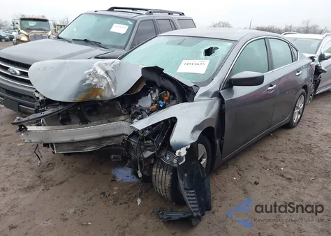 2015 Nissan Altima 2.5/2.5 S/2.5 Sl/2.5 Sv z USA, uszkodzony, nr VIN 1N4AL3AP2FC284253